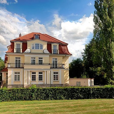 Hotel Dirks Am Schloss บัดเพอร์ทอนท์ ภายนอก รูปภาพ