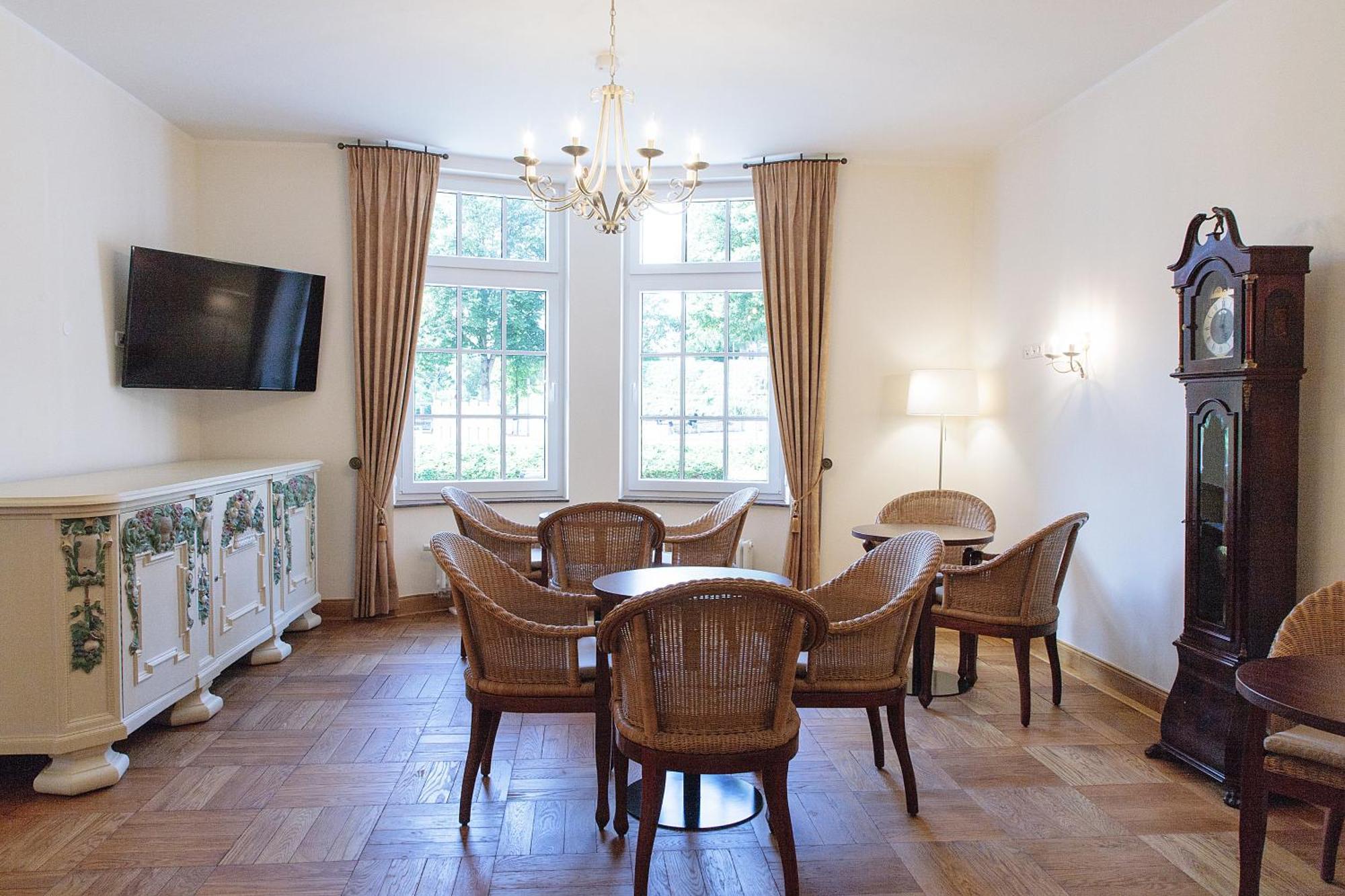Hotel Dirks Am Schloss บัดเพอร์ทอนท์ ภายนอก รูปภาพ