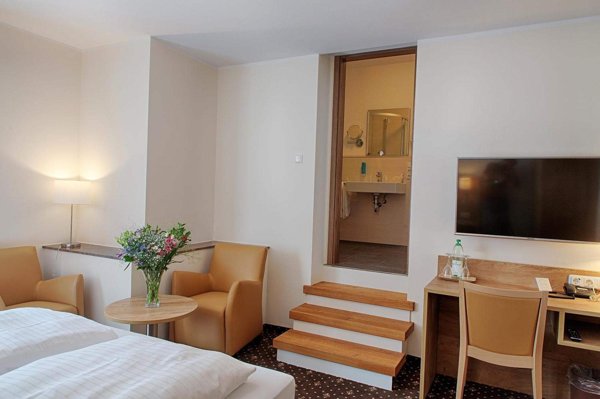 Hotel Dirks Am Schloss บัดเพอร์ทอนท์ ภายนอก รูปภาพ